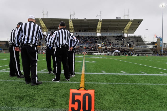 a.Tualatin.West-Linn.6A-football-semifinal.Leon-Neuschwander.105